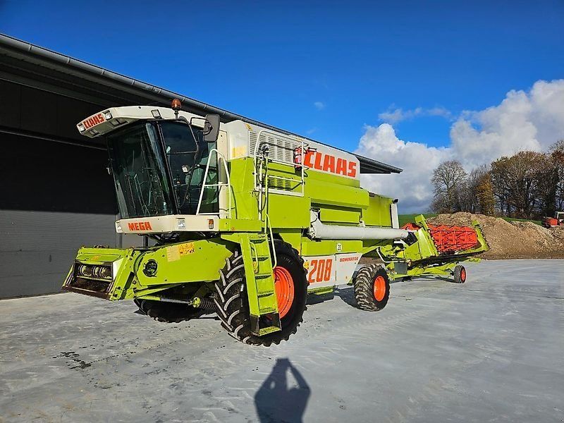 Claas Mega 208 