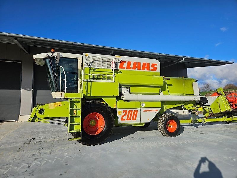 Claas Mega 208 