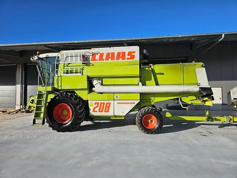 Claas Mega 208 