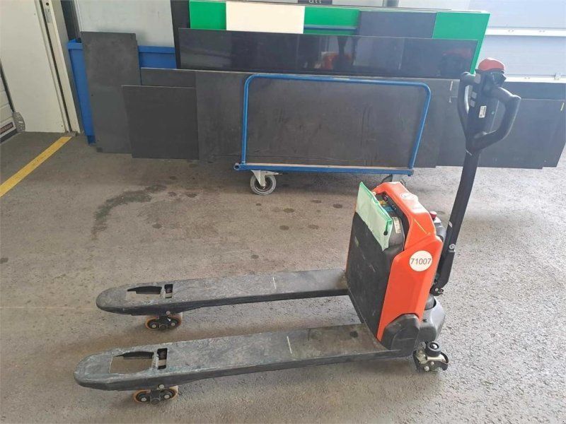 Toyota LHE 130 castor