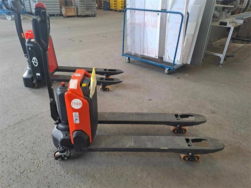 Toyota LHE 130 castor