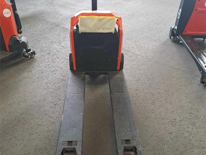 Toyota LHE 130 castor