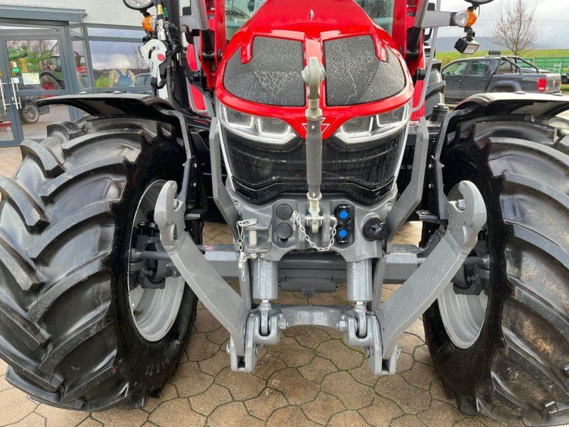 Massey Ferguson 5S. 125 Dyna-6