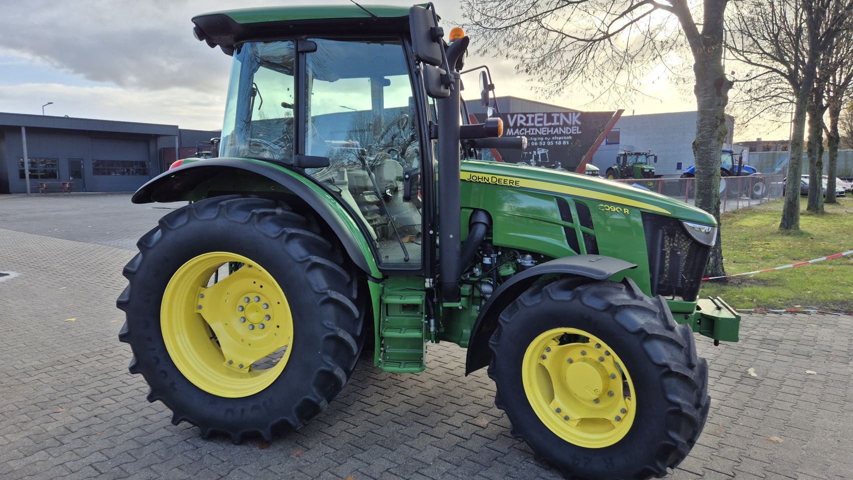 JOHN DEERE 5090R CQ 40Kmh. 2018 met 3300 uur!
