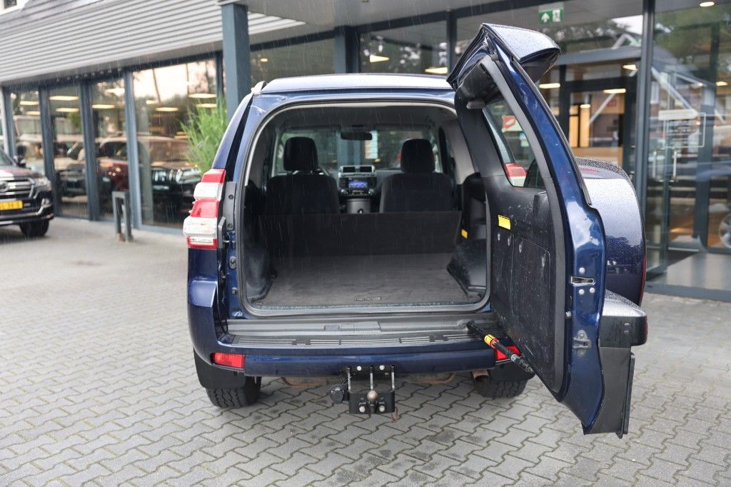 Toyota Landcruiser 150 3.0 D-4D 3DRS VX A/T VAN