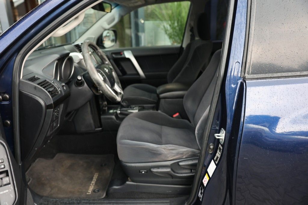 Toyota Landcruiser 150 3.0 D-4D 3DRS VX A/T VAN