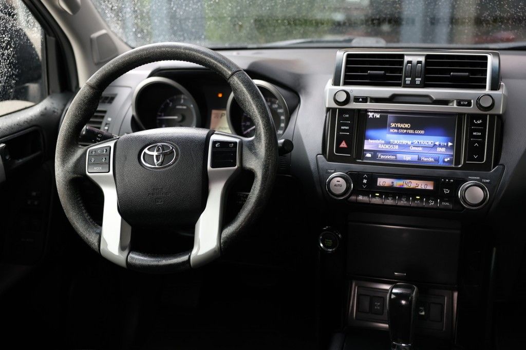 Toyota Landcruiser 150 3.0 D-4D 3DRS VX A/T VAN