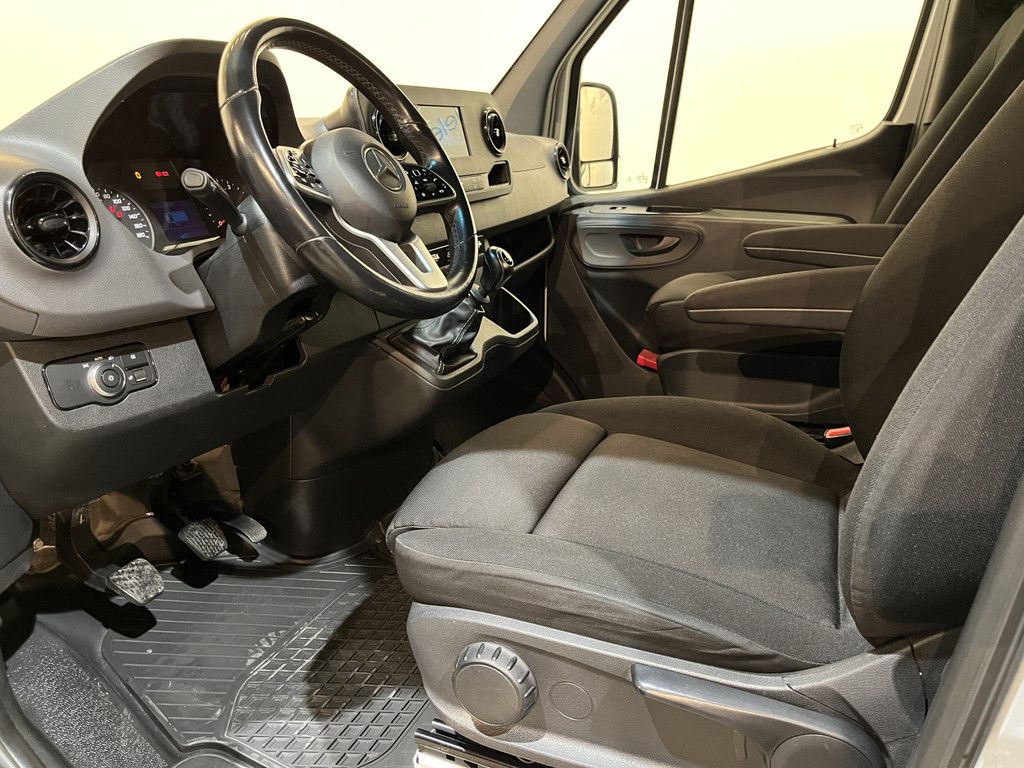 Mercedes-Benz Sprinter 317 CDI L2 RWD DC Dubbel Cabine Open Laadbak / Euro 6 / Trekhaak 3500 KG / Airco / Cruise Control / CarPlay / DC 6 Pers. / 71.300 KM !!