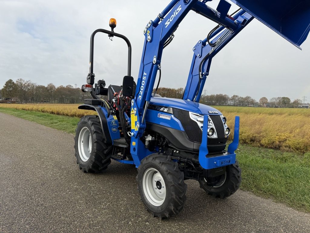 Solis minitractor NIEUW met frontlader / brede agribanden
