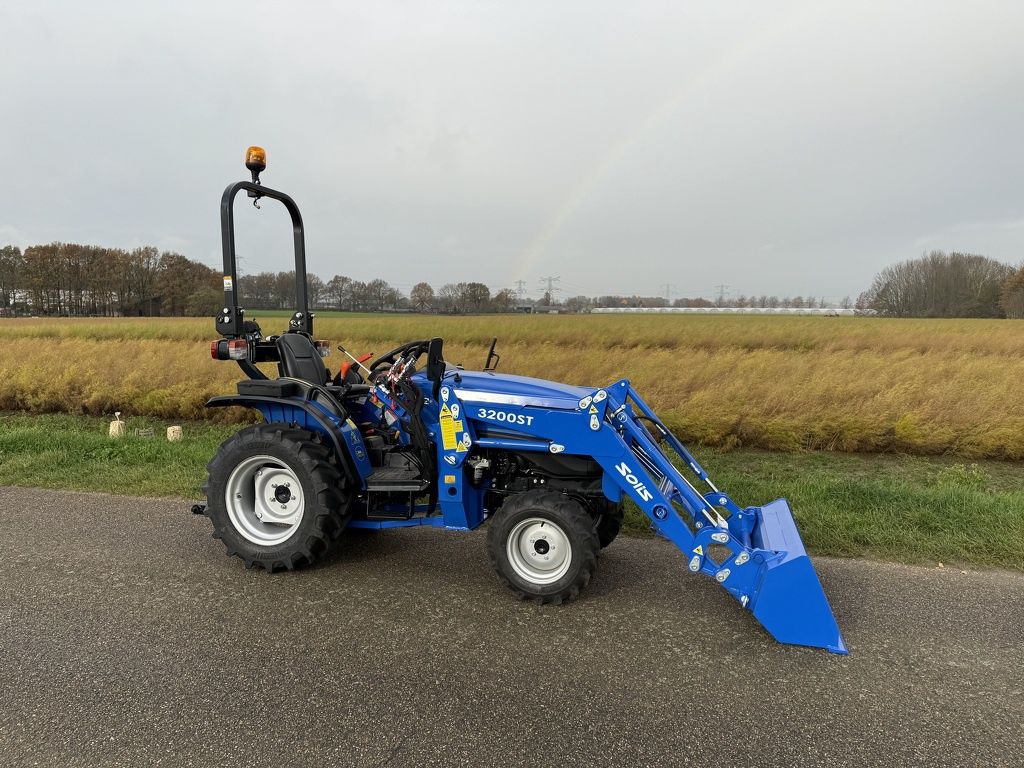 Solis minitractor NIEUW met frontlader / brede agribanden
