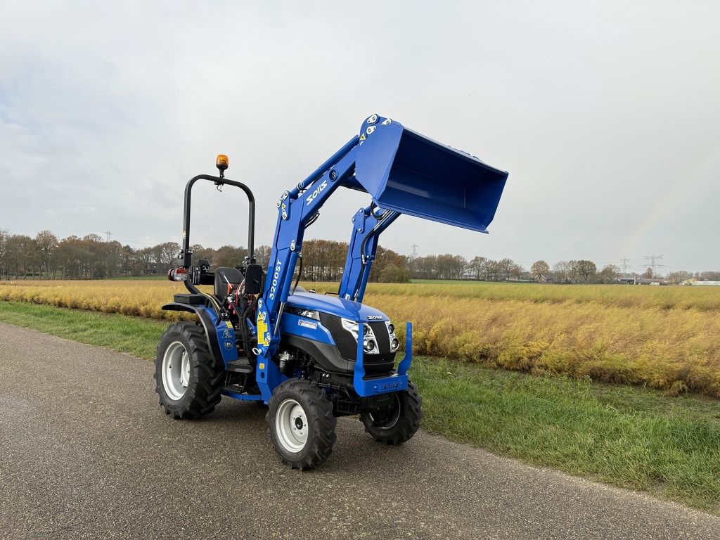 Solis minitractor NIEUW met frontlader / brede agribanden