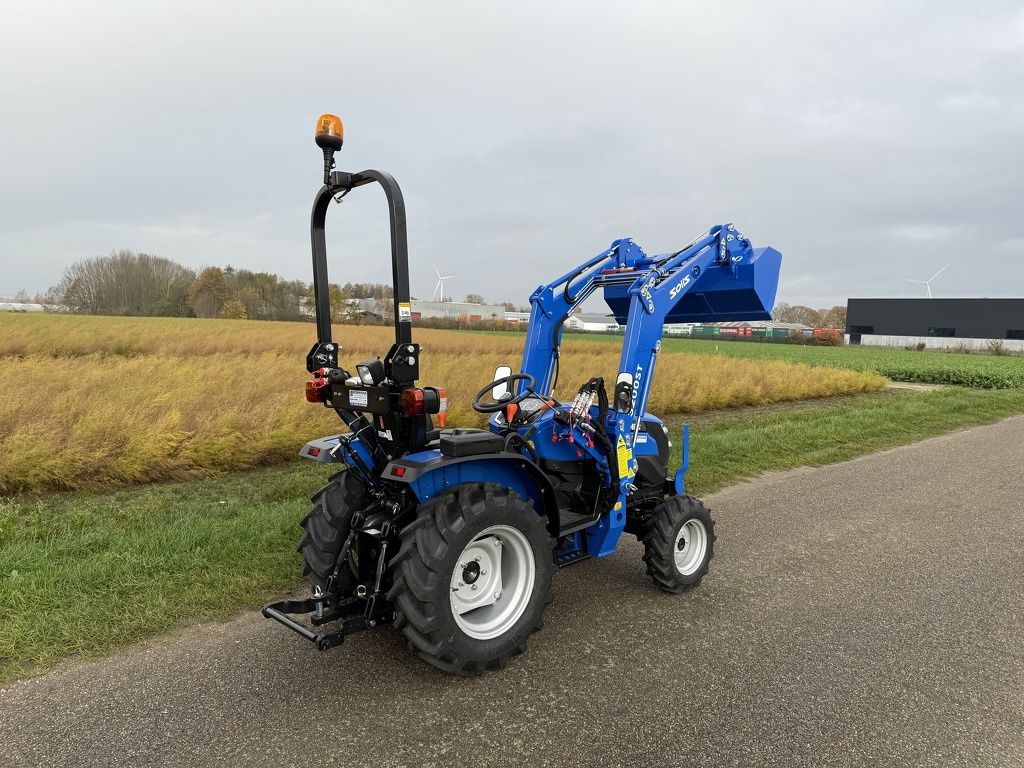 Solis minitractor NIEUW met frontlader / brede agribanden