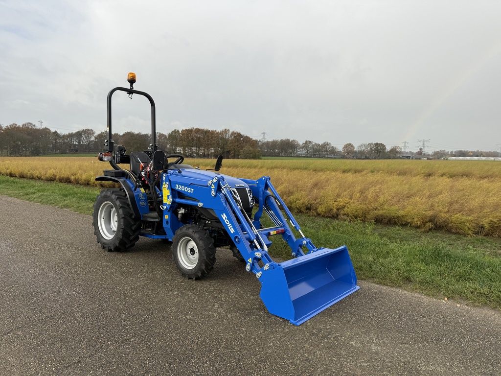 Solis minitractor NIEUW met frontlader / brede agribanden