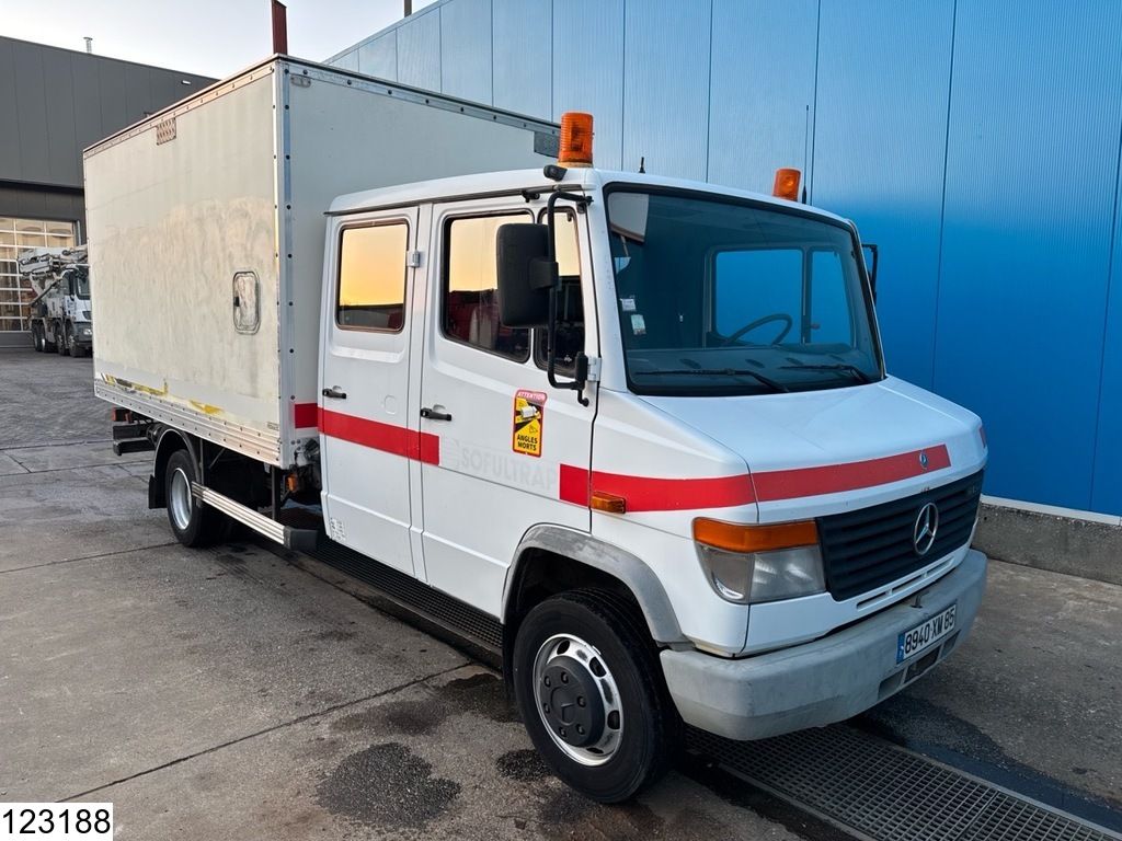 Mercedes 815 Manual transmission, Steel suspension