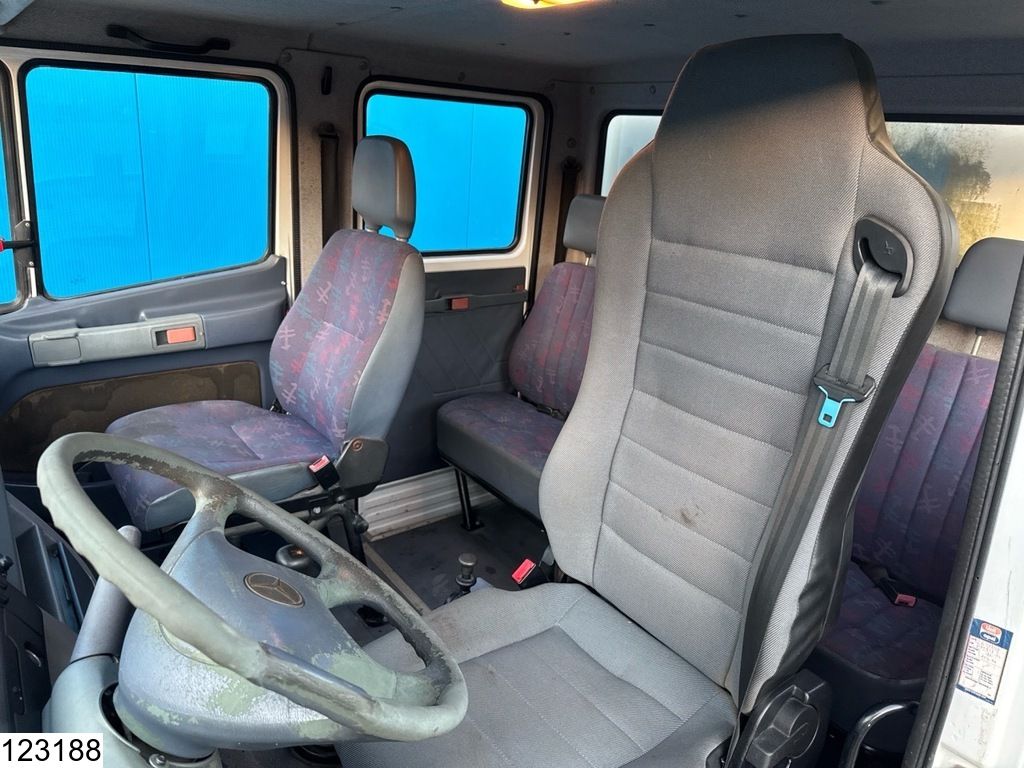 Mercedes 815 Manual transmission, Steel suspension