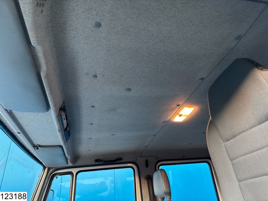 Mercedes 815 Manual transmission, Steel suspension