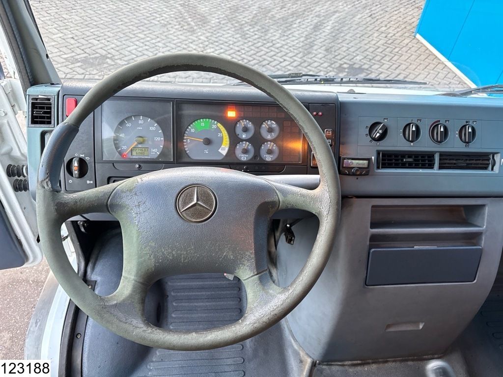 Mercedes 815 Manual transmission, Steel suspension