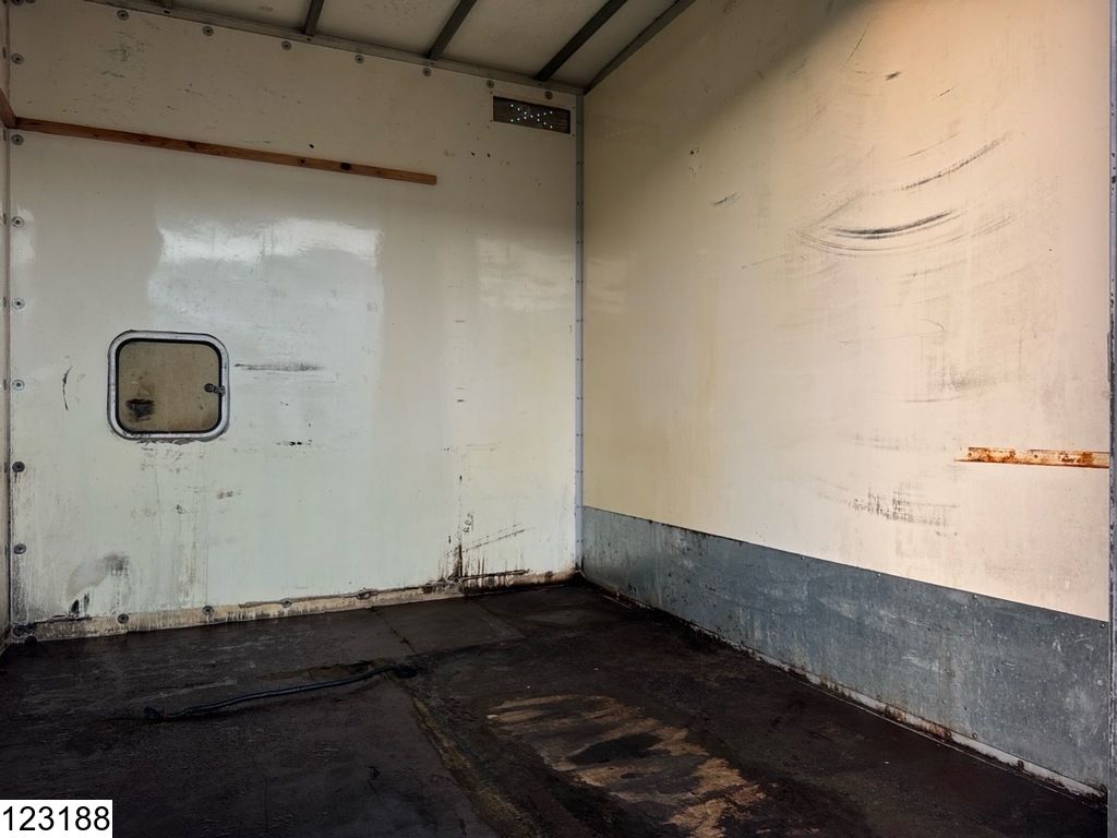 Mercedes 815 Manual transmission, Steel suspension