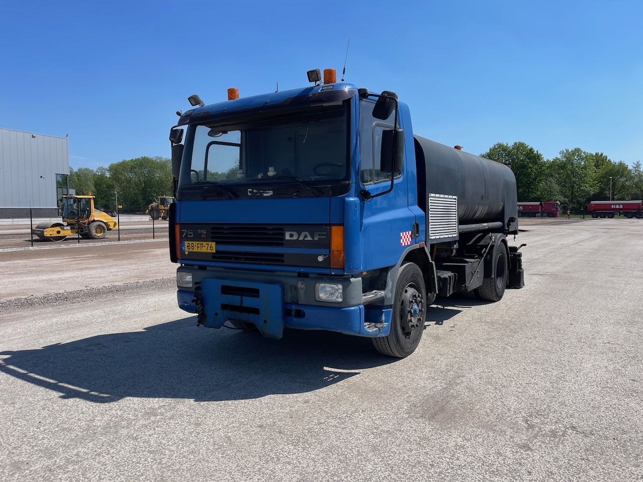 DAF 75 bitumen spuitwagen