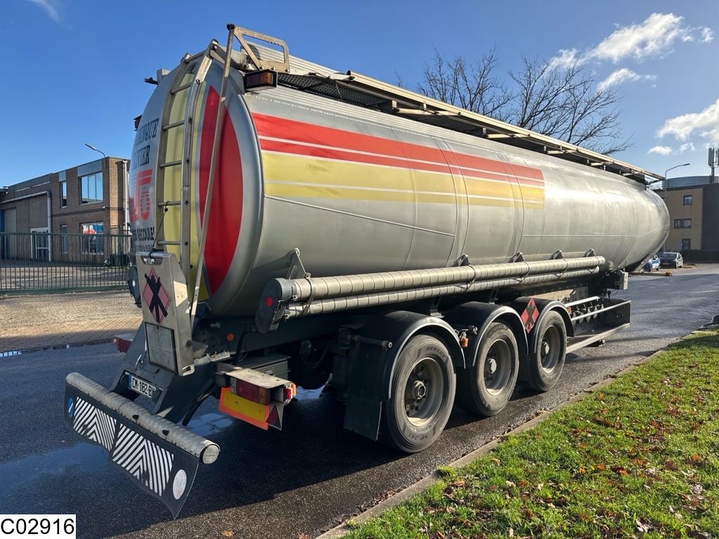 Trailor tank 39867 liter, 9 Comp