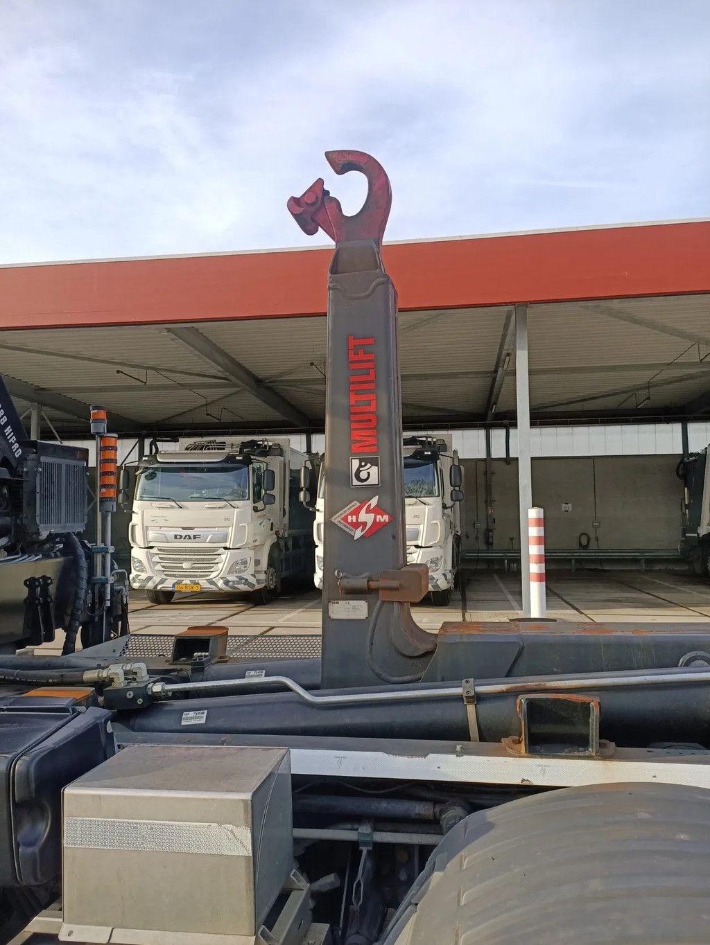 Scania P370 P370 met Laadkraan Hiab XS288 en haakarm 21T