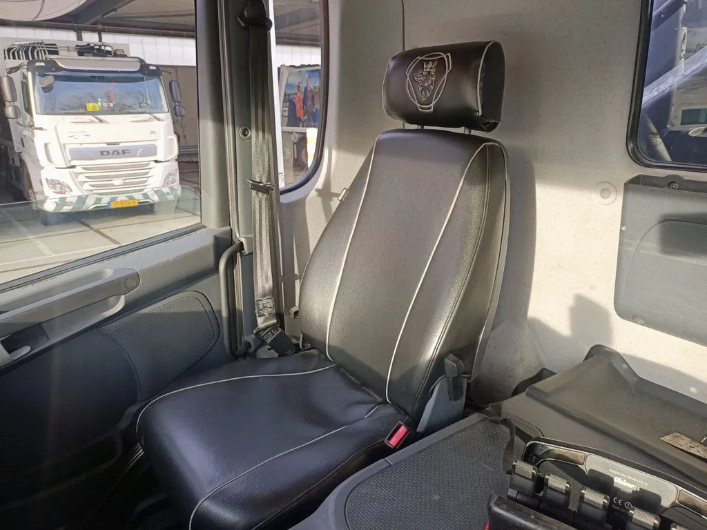 Scania P370 P370 met Laadkraan Hiab XS288 en haakarm 21T