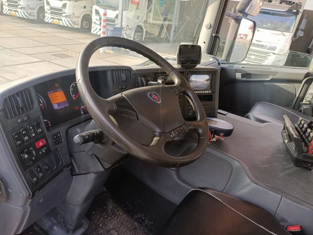 Scania P370 P370 met Laadkraan Hiab XS288 en haakarm 21T