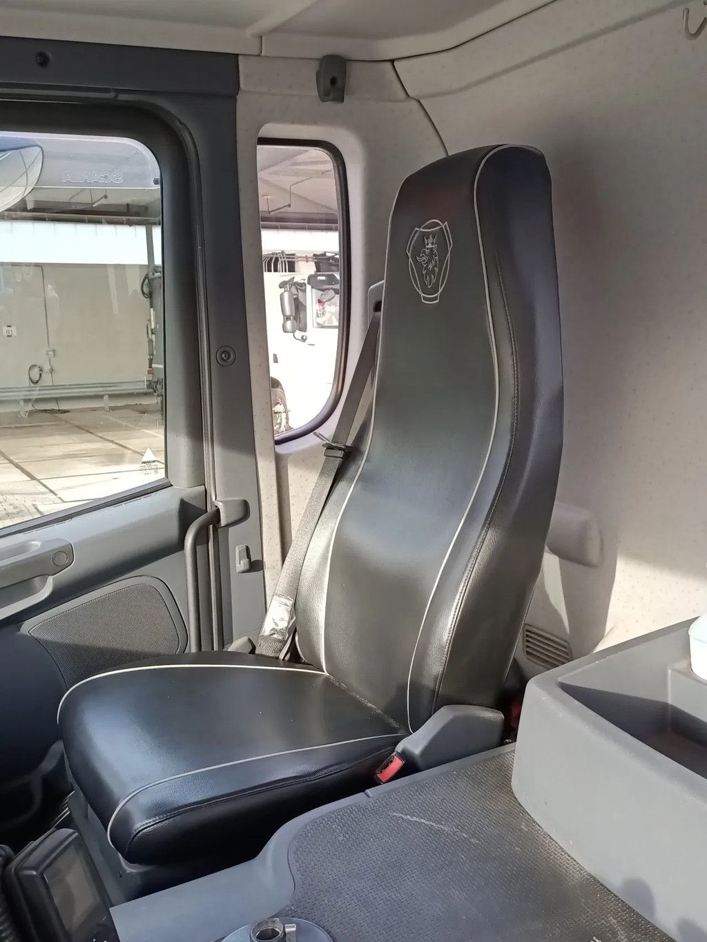 Scania P370 P370 Haakarm Hiab 26T