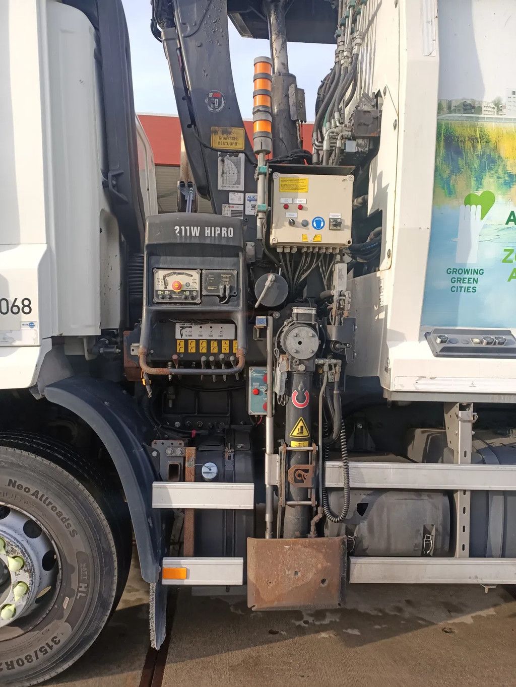 DAF CF 290 CF290 FAN met boven laadkraan Hiab XS211W Hipro