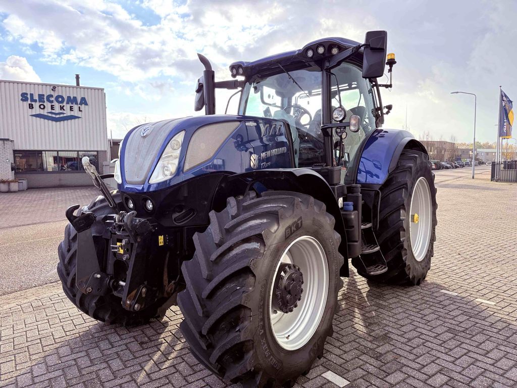 New Holland T7.270 AC Stage V Blue Power