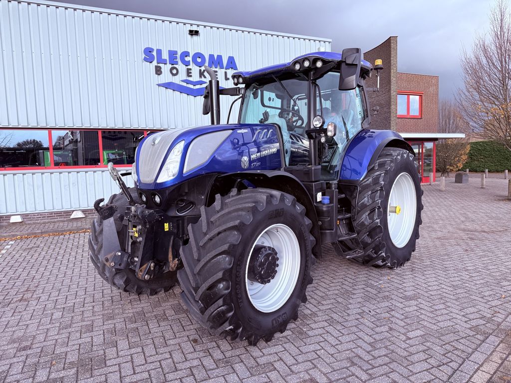 New Holland T7.270 AC Stage V Blue Power