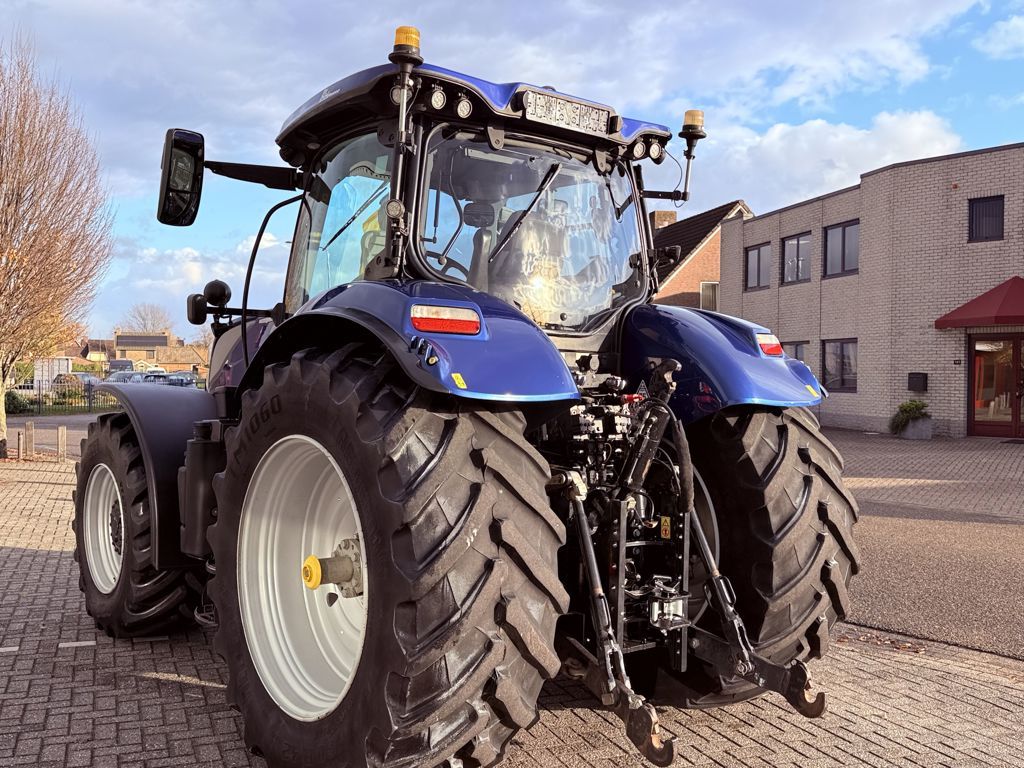 New Holland T7.270 AC Stage V Blue Power