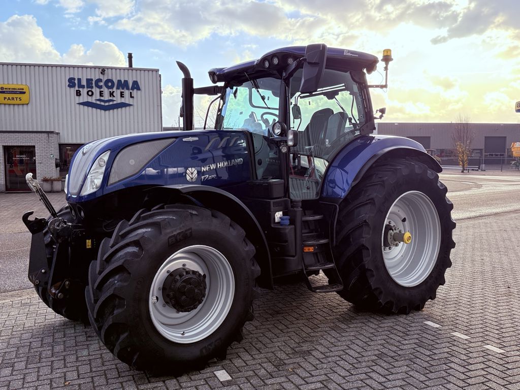 New Holland T7.270 AC Stage V Blue Power