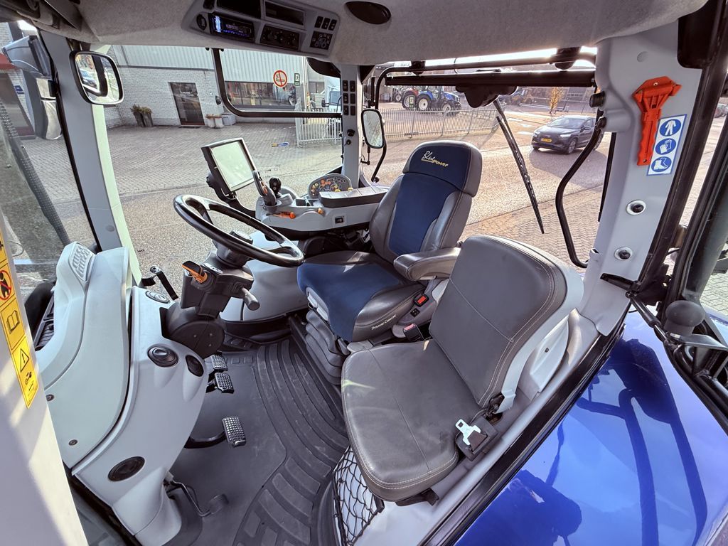 New Holland T7.270 AC Stage V Blue Power
