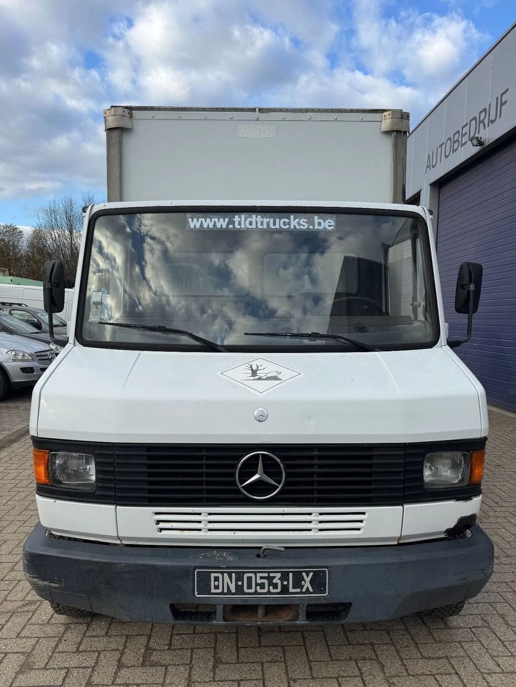 Mercedes-Benz **611D-FRENCH ORIGIN**