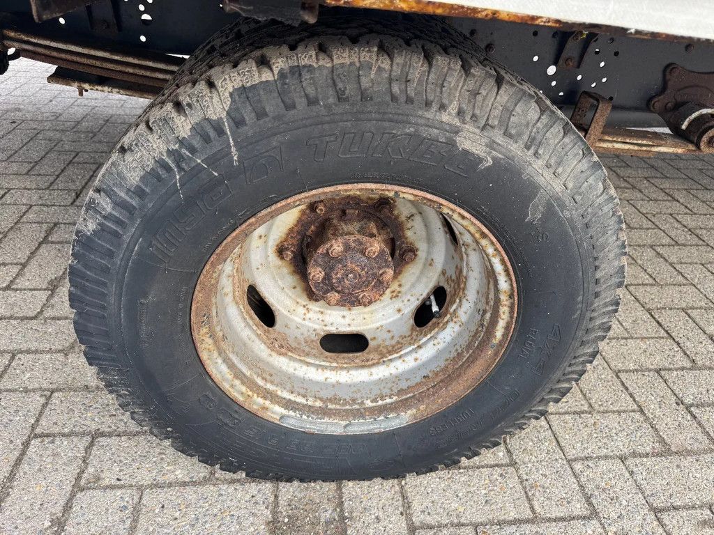 Mercedes-Benz **611D-FRENCH ORIGIN**