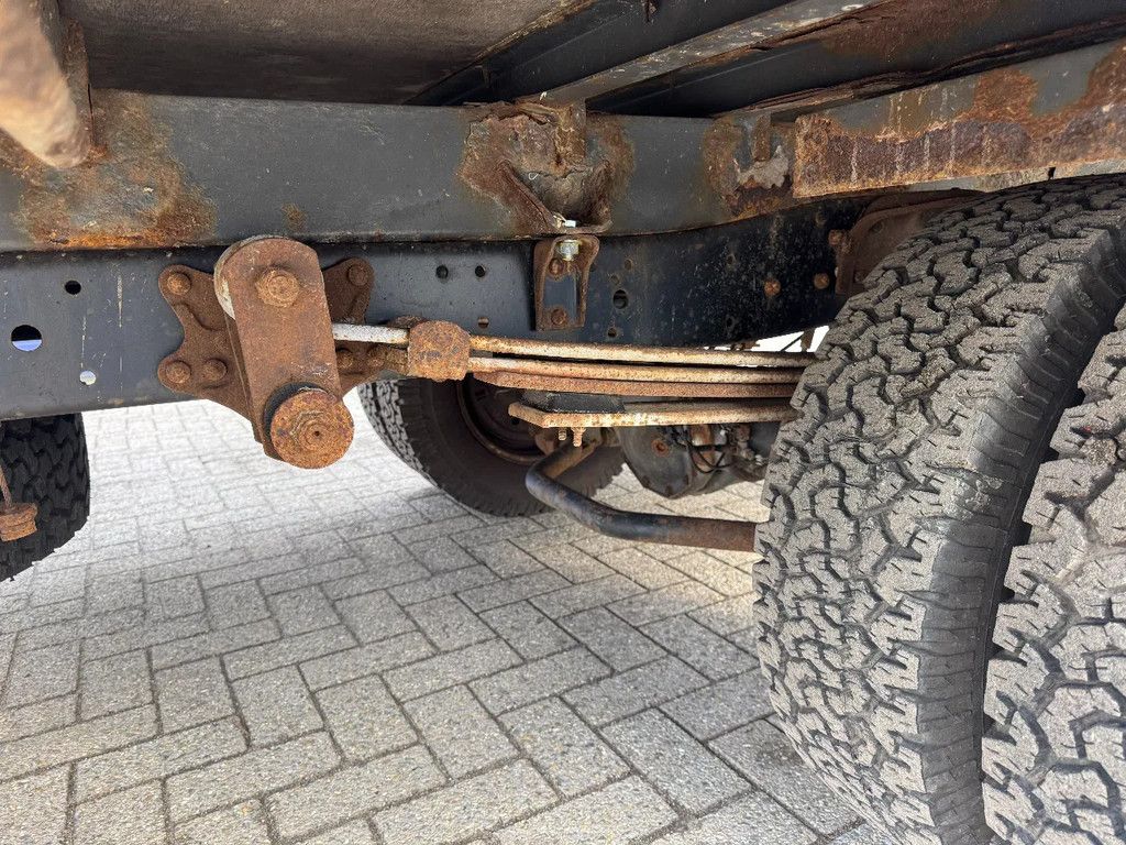 Mercedes-Benz **611D-FRENCH ORIGIN**