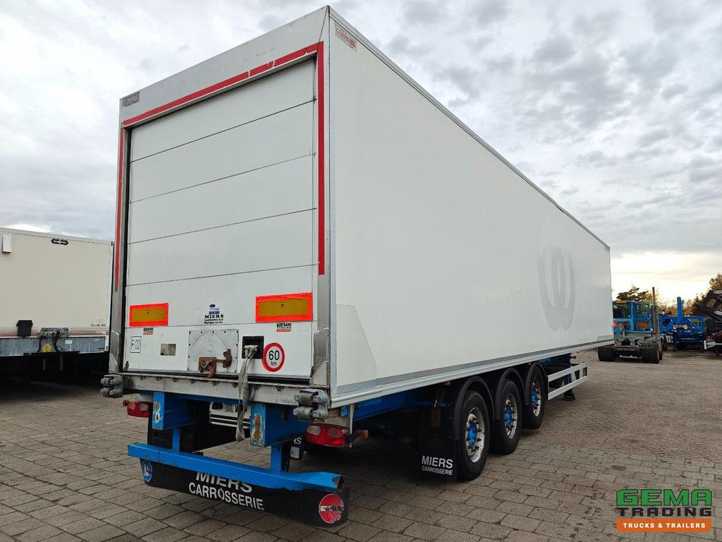 Renders ROC 12.27 3 Axles MB - LiftAxle - Refrigerated-Freezer Transport - Carrier Vector 1800 Mt - Double Evaporators - Cooling Engine 100%