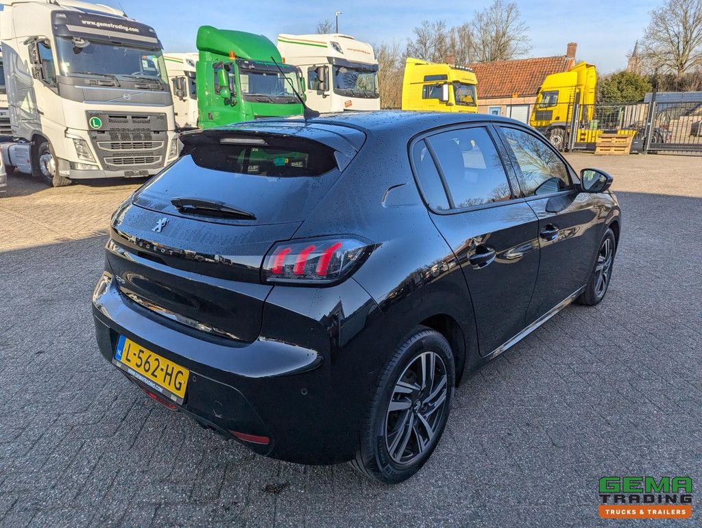 Peugeot 208 1.2 PureTech Active Pack - 67000km - Manual transmission - Navi - LMV - Carplay - 05/2026APK
