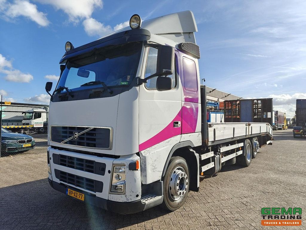 Volvo FH12 6x2 Schlafkabine Euro 3 – LKW/Maschinentransporter 8,18 m + Seilwinde – Hydraulische Rampen – SMARTTacho V2 – 02/2026 APK