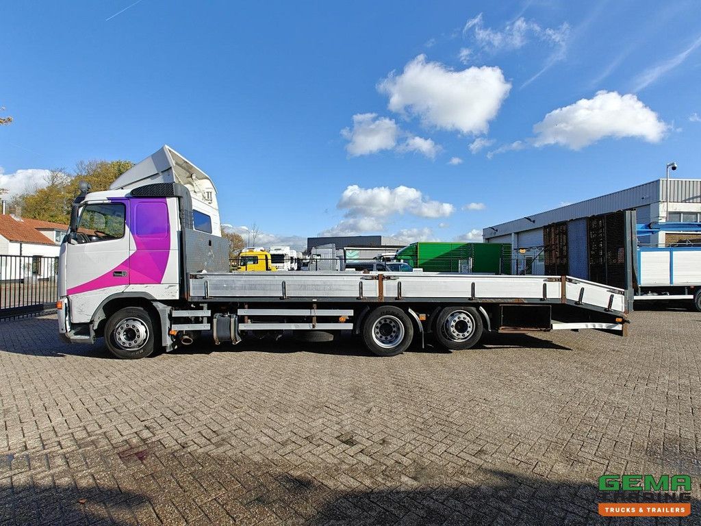 Volvo FH12 6x2 Schlafkabine Euro 3 – LKW/Maschinentransporter 8,18 m + Seilwinde – Hydraulische Rampen – SMARTTacho V2 – 02/2026 APK