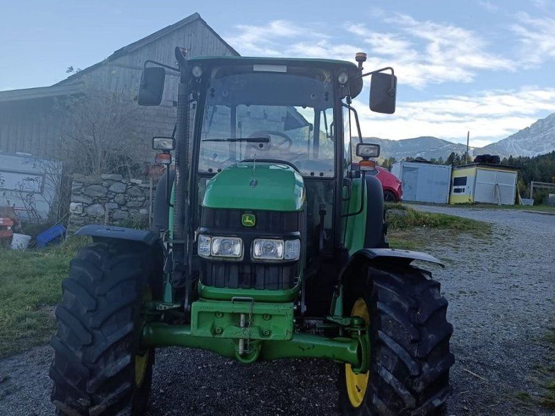 John Deere 5720