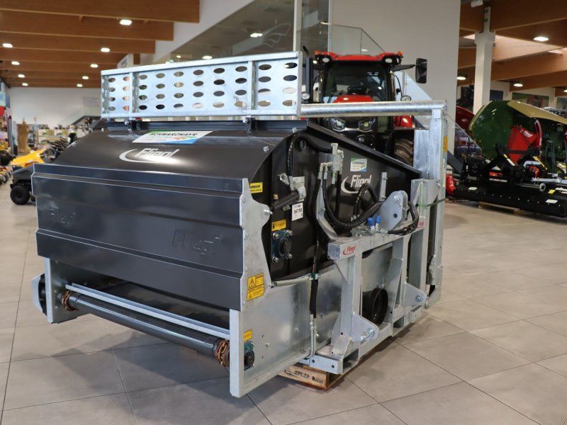 Fliegl AgroCenter Ballenlöser