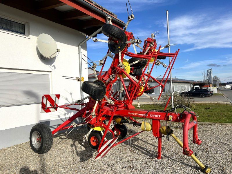Pöttinger Eurohit 91 AZ ein 8-er Kreiselheuer mit hydraulisch-klappbarem