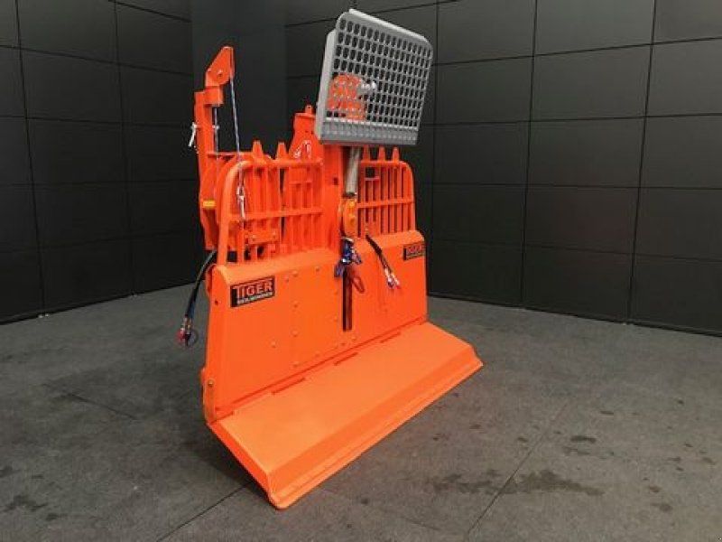 Tiger Dreipunkt 12to mit Hilfswinde 2,4m