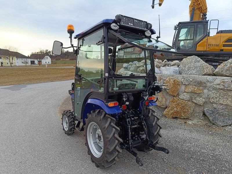 Farmtrac 22 mit Kabine Vorführer