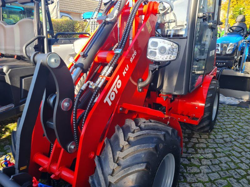 Toyo 926 Kabine Euro-Aufnahme Sommeraktion + Schaufel + Palettengabel
