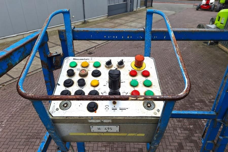 Holland Lift Megastar G-300DL30/S Diesel, 4x4x4 Drive, 33.5m Wo