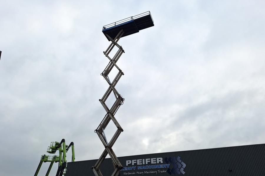 Holland Lift Megastar G-300DL30/S Diesel, 4x4x4 Drive, 33.5m Wo