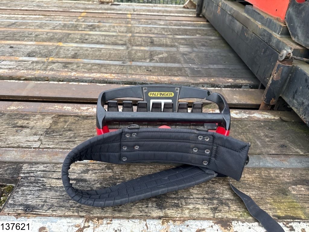 Lecitrailer open laadbak Palfinger PK15500, Remote